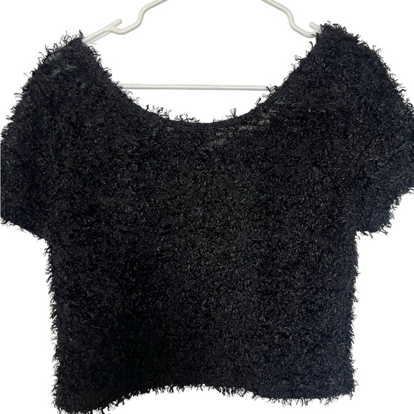 DONNA Fuzzy Short Sleeve Top - Size Large - Good Condition - Picture 6 of 6